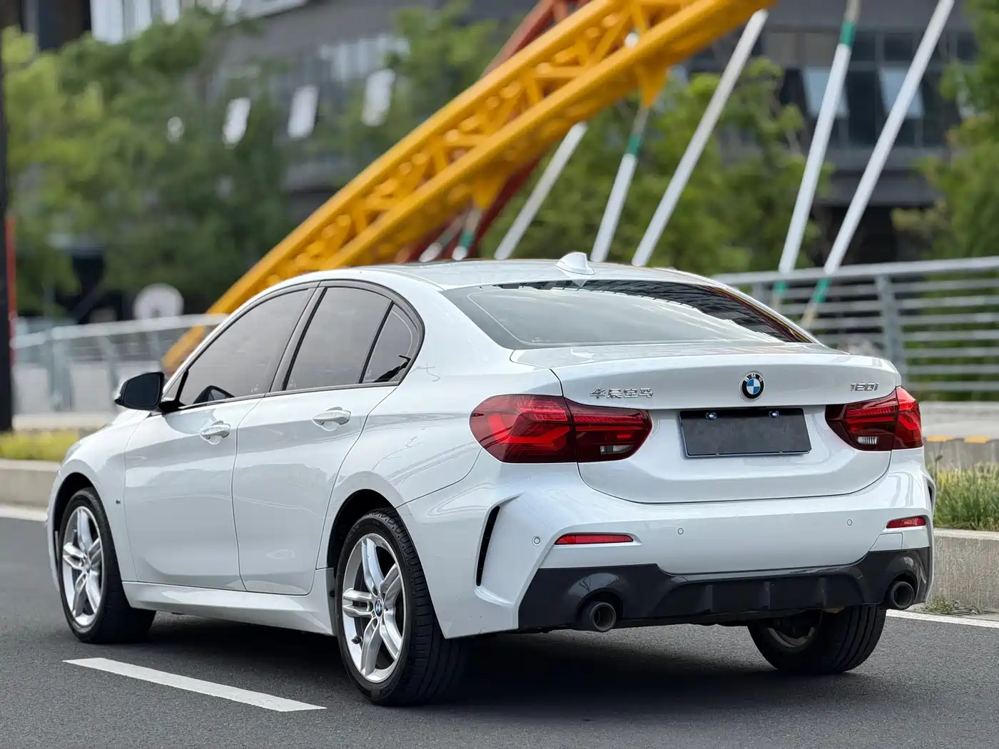 BMW 1-SERIES