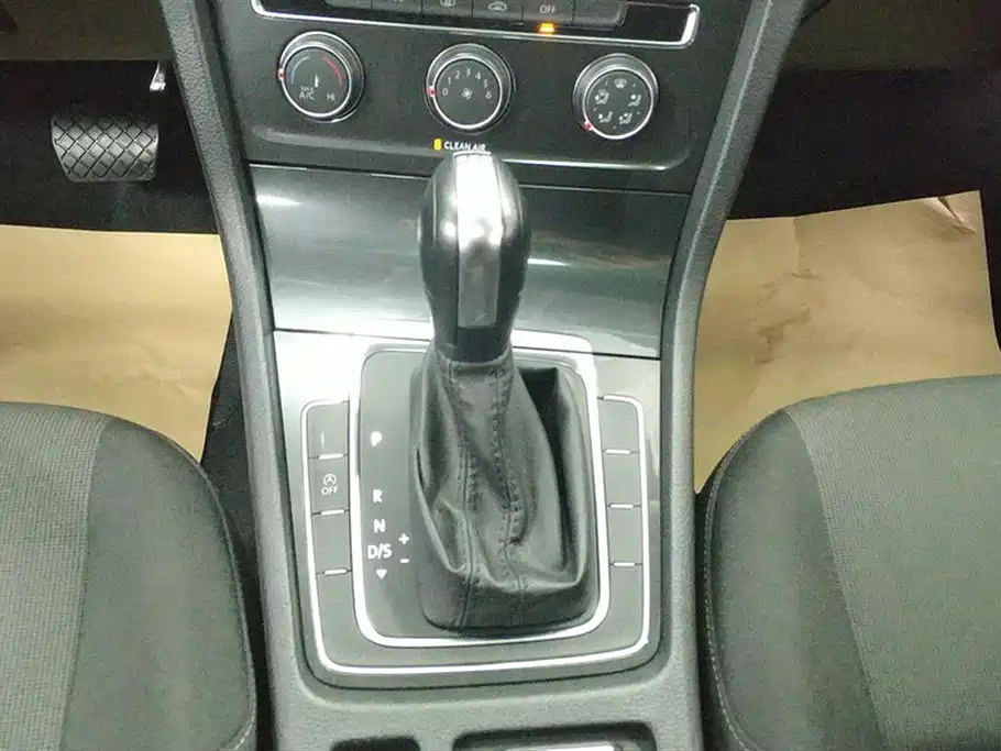 Volkswagen Golf 2019 200TSI DSG Comfort Progressive China VI фото 16