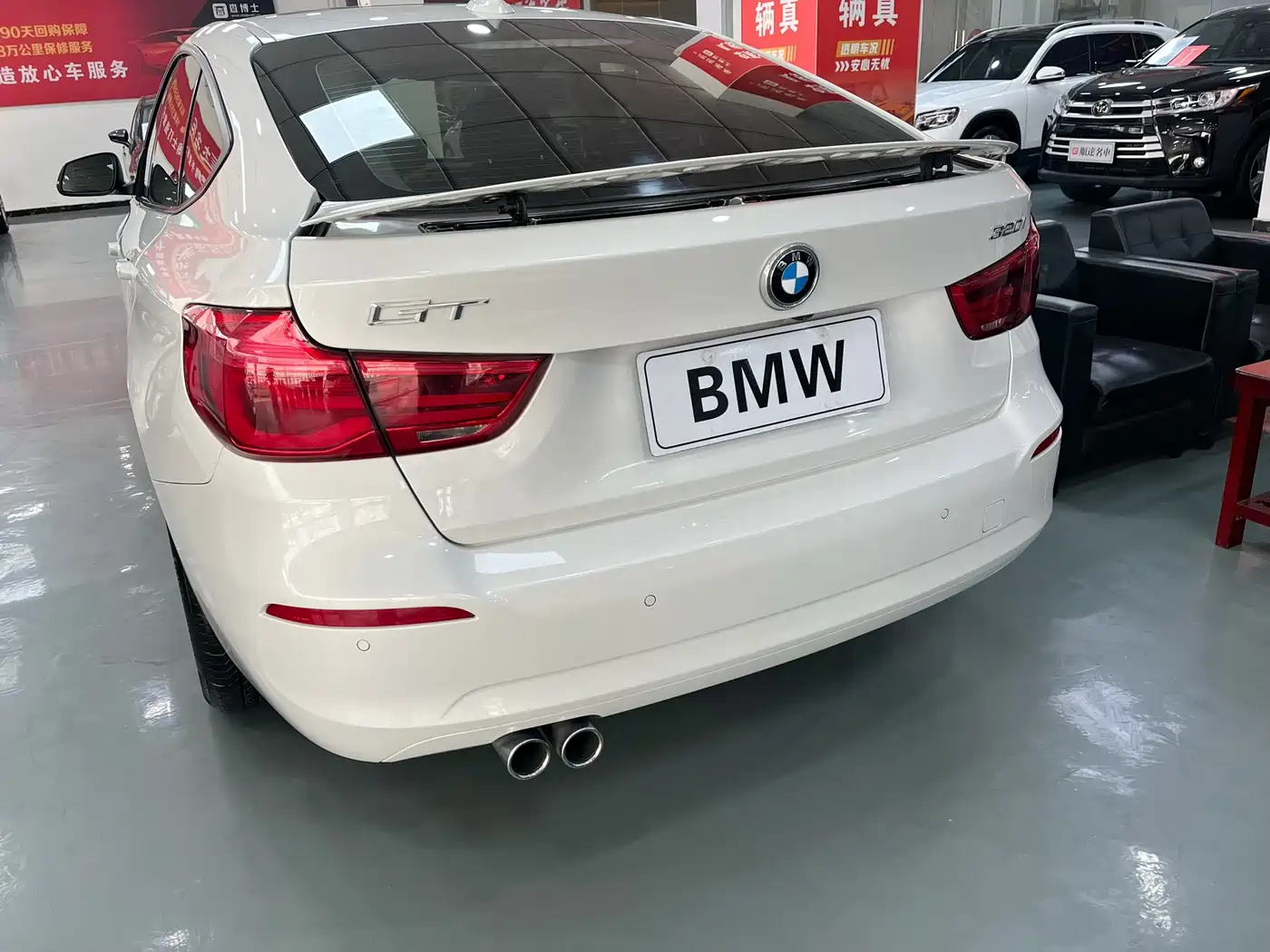 BMW 3 Series GT 2019 320i Fashion Model фото 8