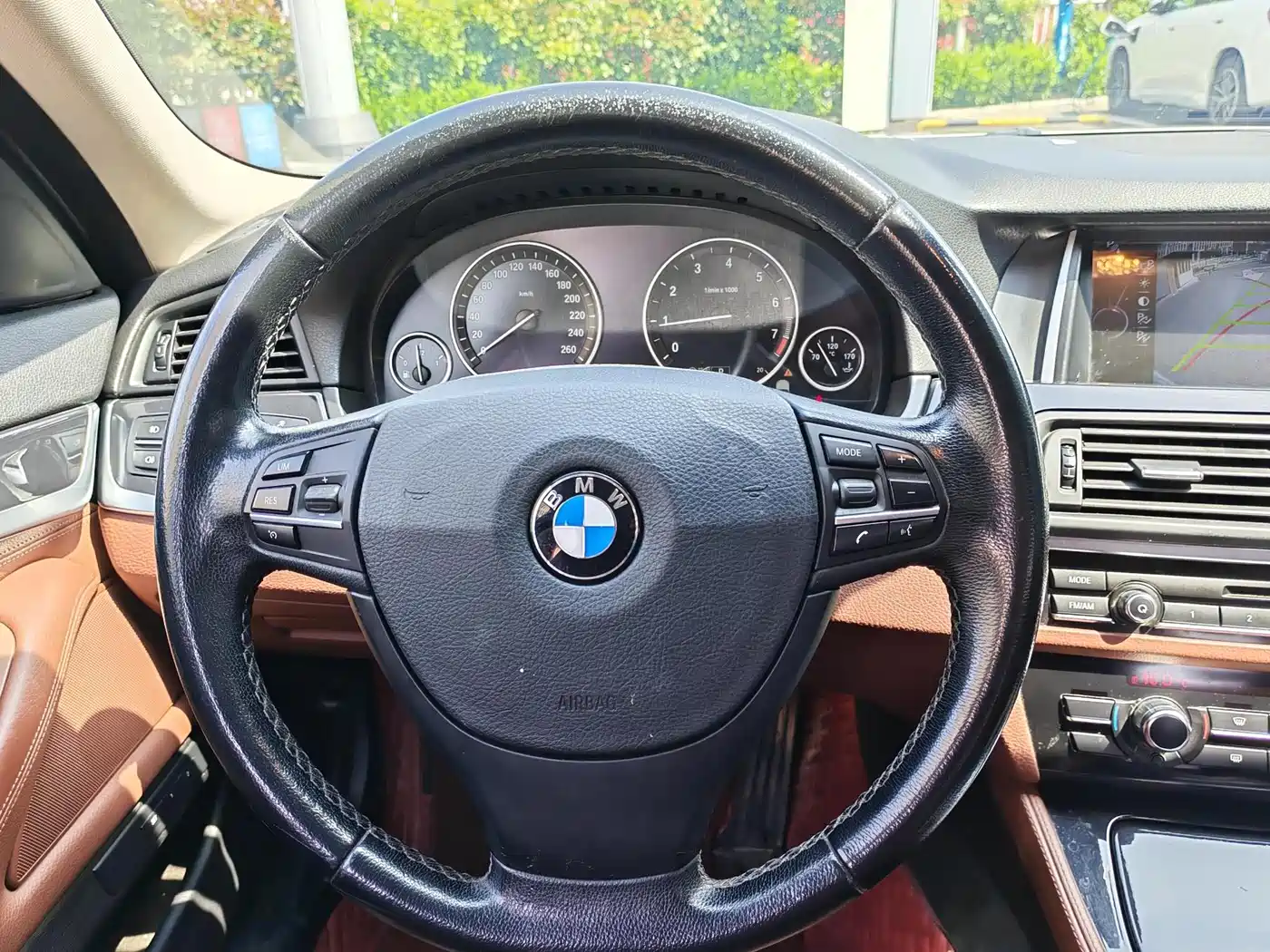 BMW 5 Series 2014 520Li Elegance фото 14