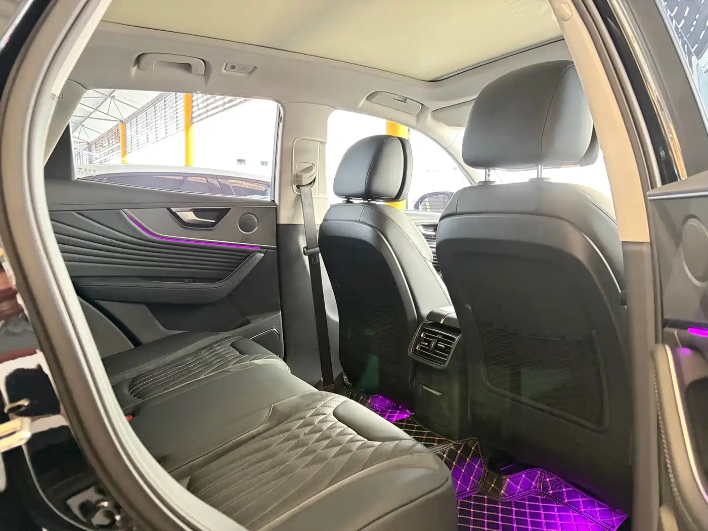 Hongqi HS5 2023 2.0T Flag Pro 500,000 Units Commemorative Edition фото 10