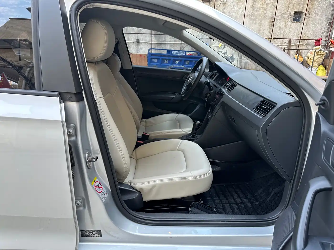 Volkswagen Santana 2013 1.6L Automatic Trend Edition фото 10
