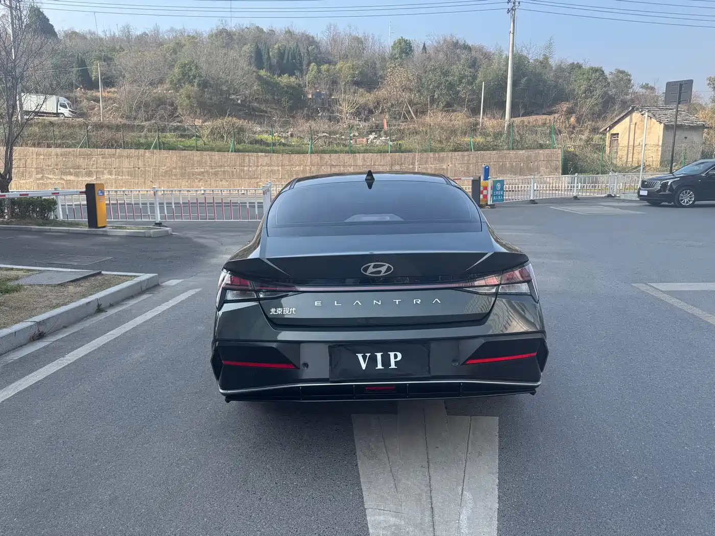 Hyundai Elantra 2023 Model 1.5L CVT LUX Premium Edition фото 5