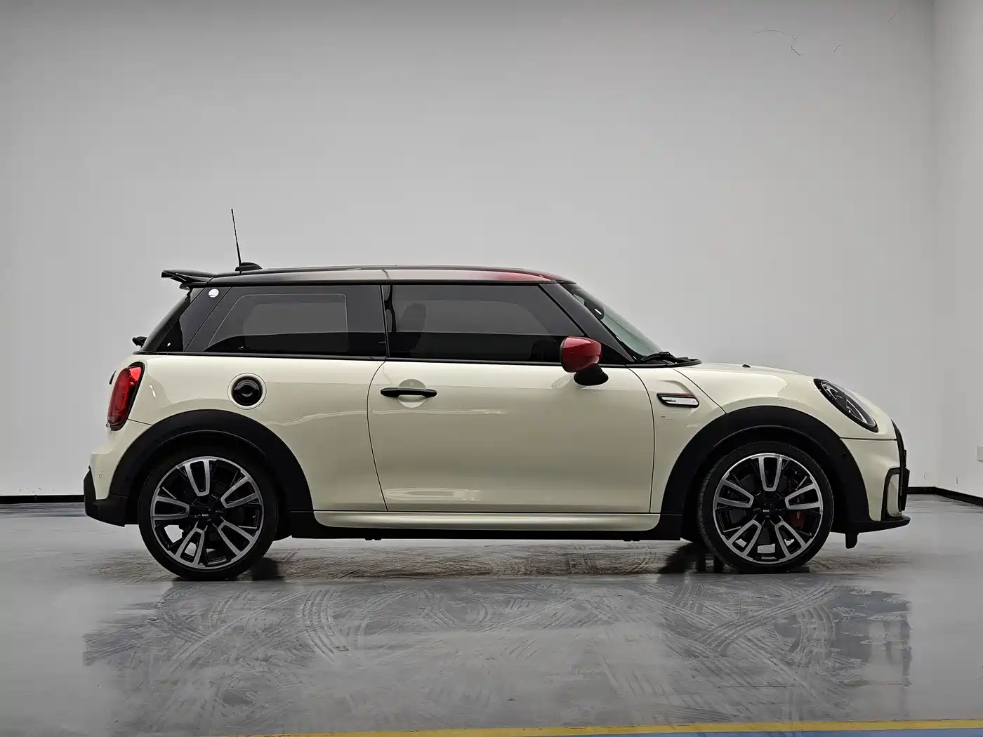 MINI JCW 2022 2023 2.0T JOHN COOPER WORKS Pat Moss Tribute Edition