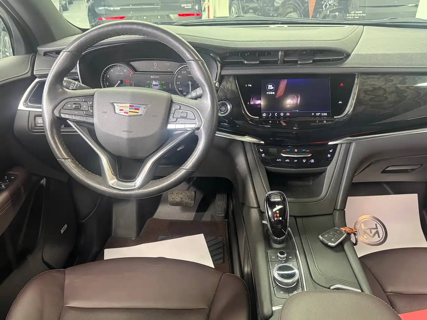 CADILLAC XT6