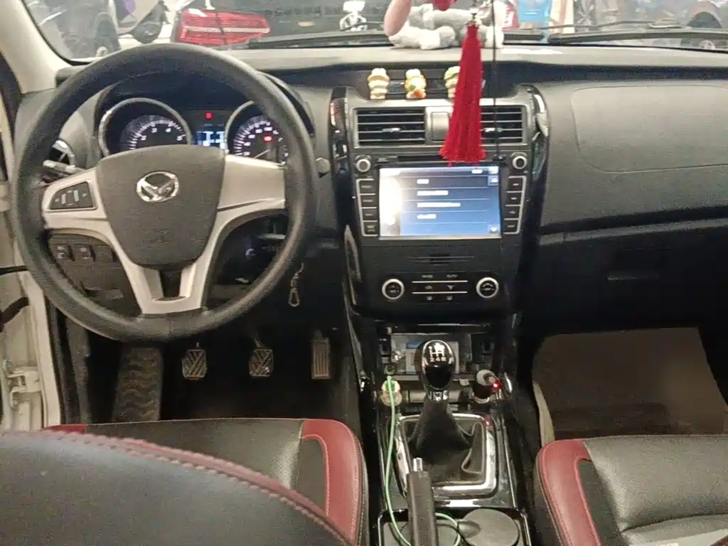 BAIC Huansu S3 2015 2014 1.5L Luxury (China IV)