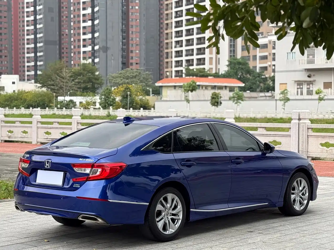 Фото 8 - Honda Accord