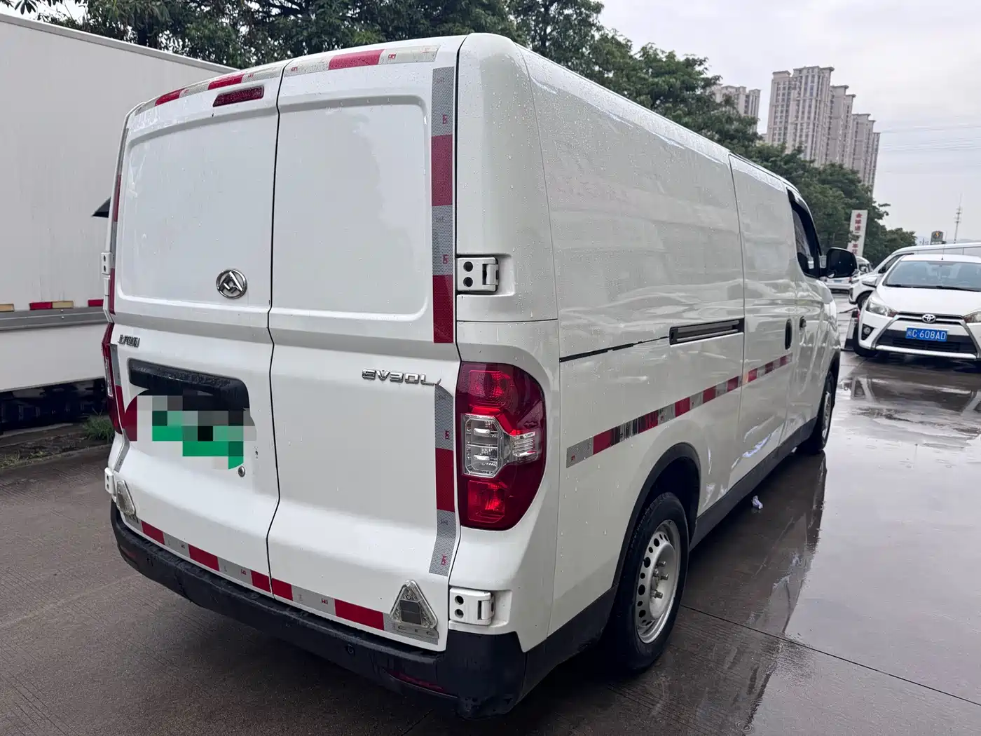 SAIC Maxus Maxus EV30 2023 Pure Electric Intelligent Logistics Expert Long Wheelbase CATL фото 4