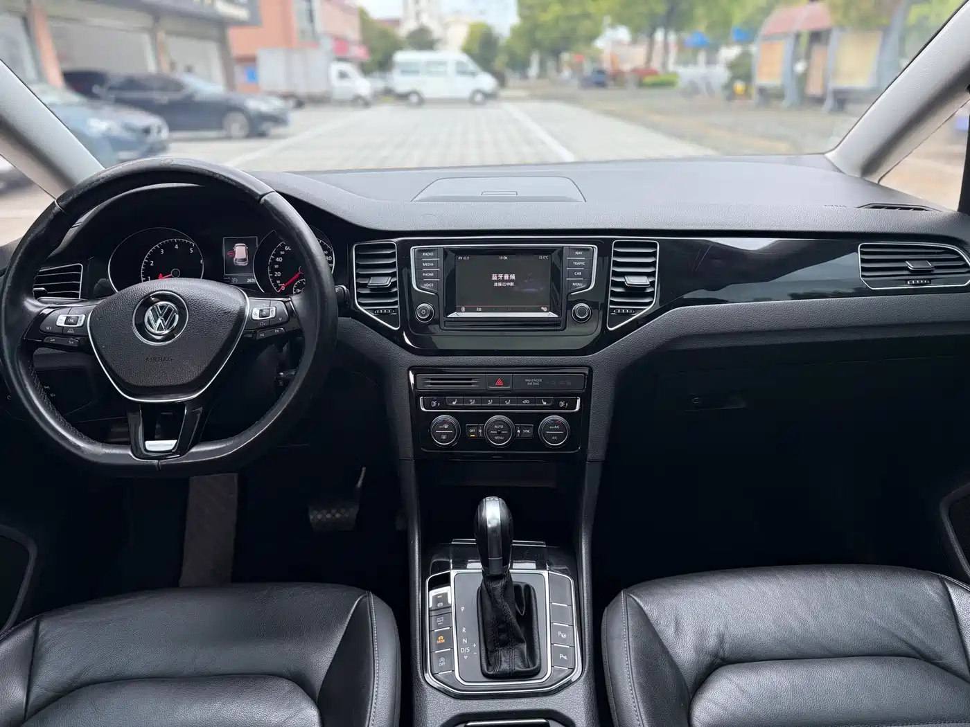 Volkswagen Golf (Import) 2015 1.4TSI Sportsvan фото 6