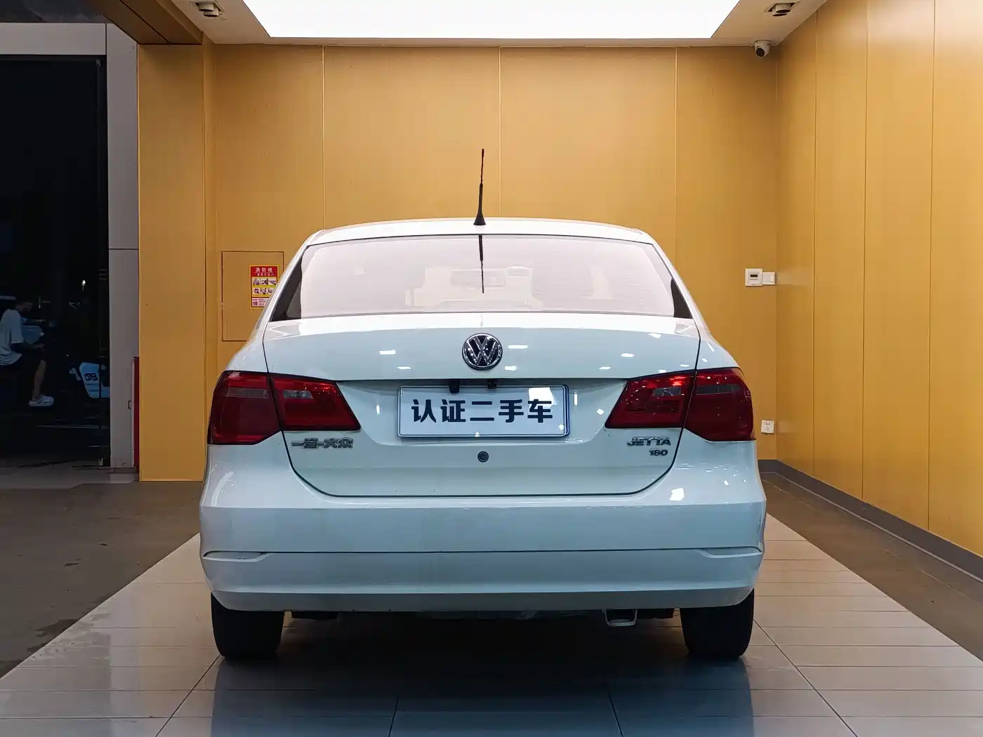 صورة 34 - Volkswagen Jetta