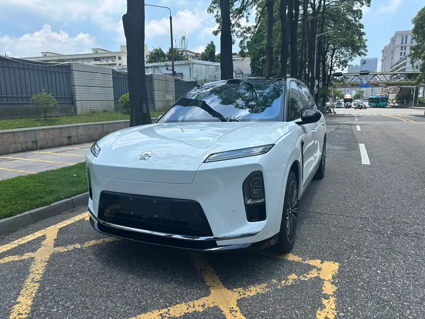 NIO ES8 2025