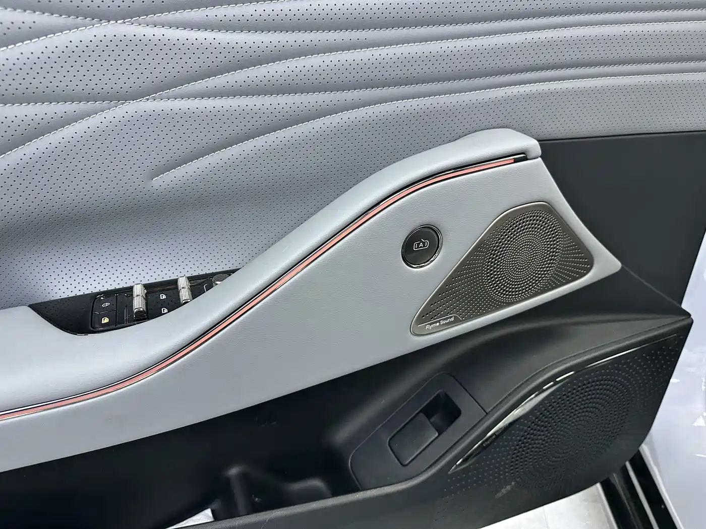 Geely Galaxy Galaxy E8 2025 700km Long Voyage Smart Drive Edition фото 9