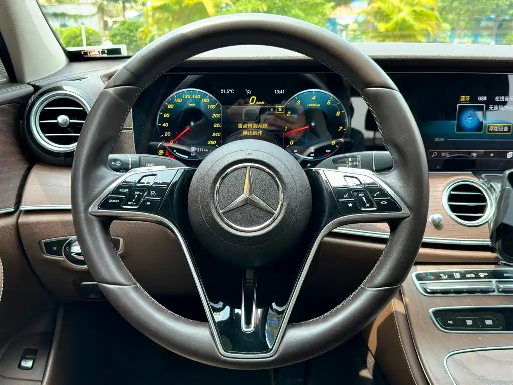 Mercedes-Benz E-Class 2021 E 300 L Fashion фото 24