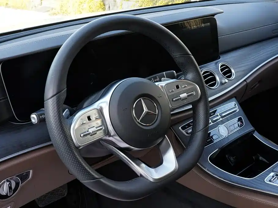 Mercedes-Benz E-Class 2020 E 300 L Sport Fashion Model фото 25