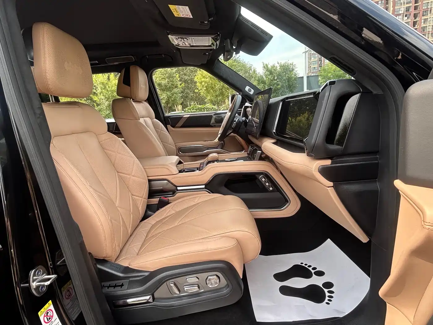 Fang Cheng Bao Leopard 8 2025 2025 Zhiyong Flagship 6-Seater