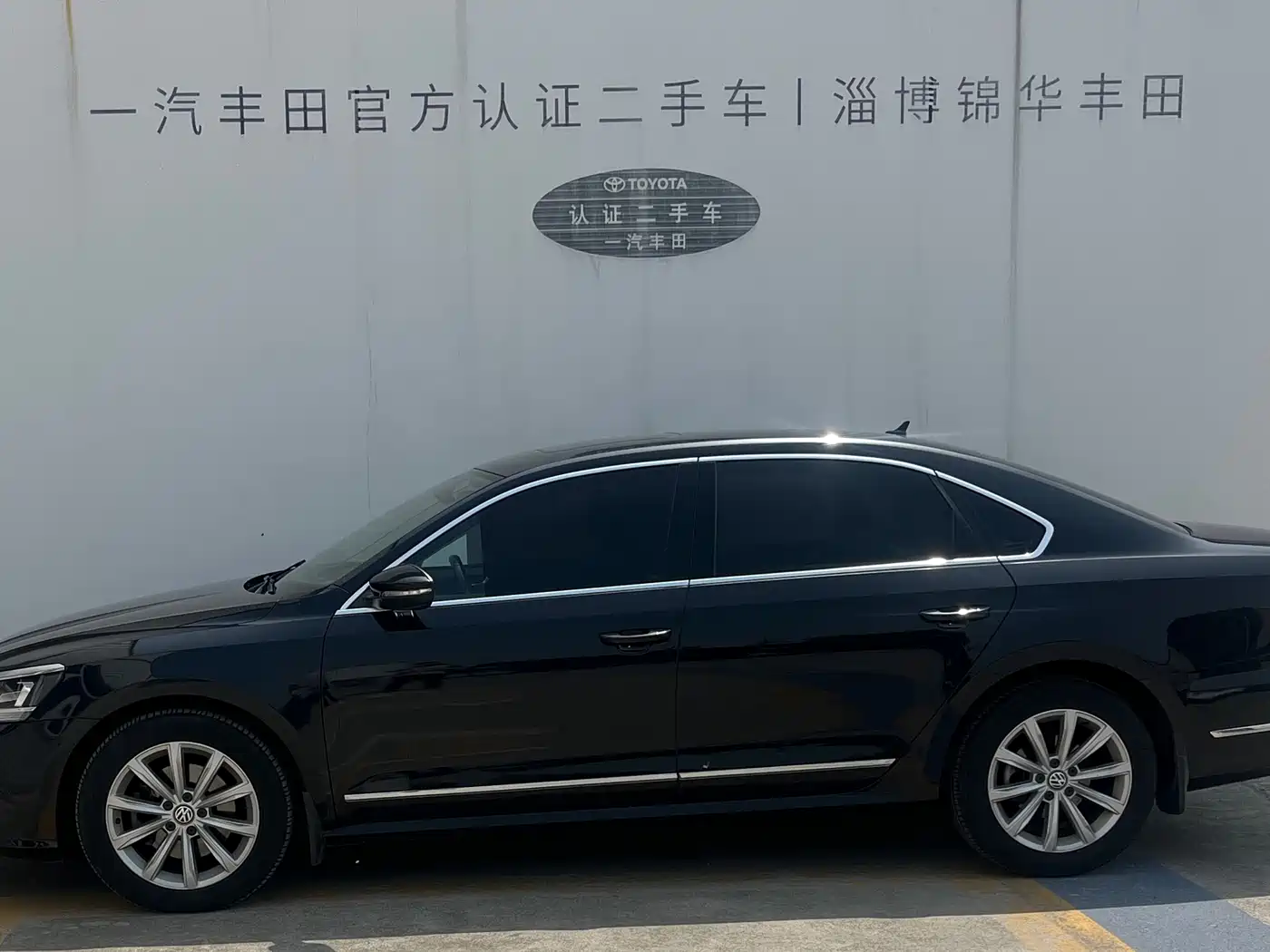 Volkswagen Passat 2017 330TSI DSG Prestige фото 2