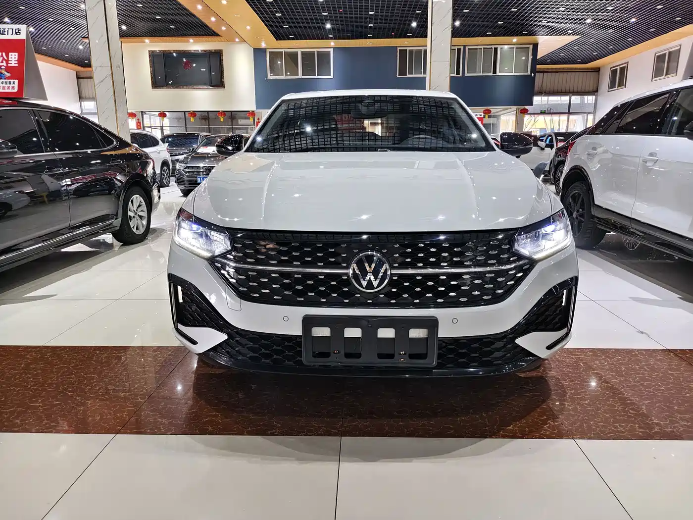 Фото 2 - Volkswagen Lavida