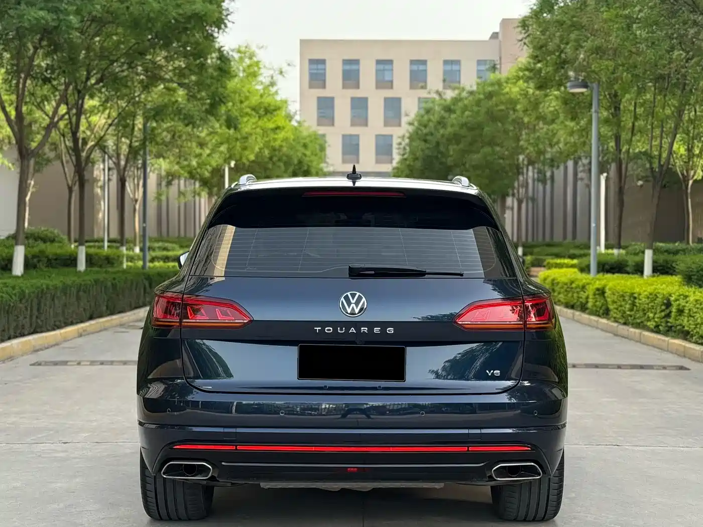 VOLKSWAGEN TOUAREG