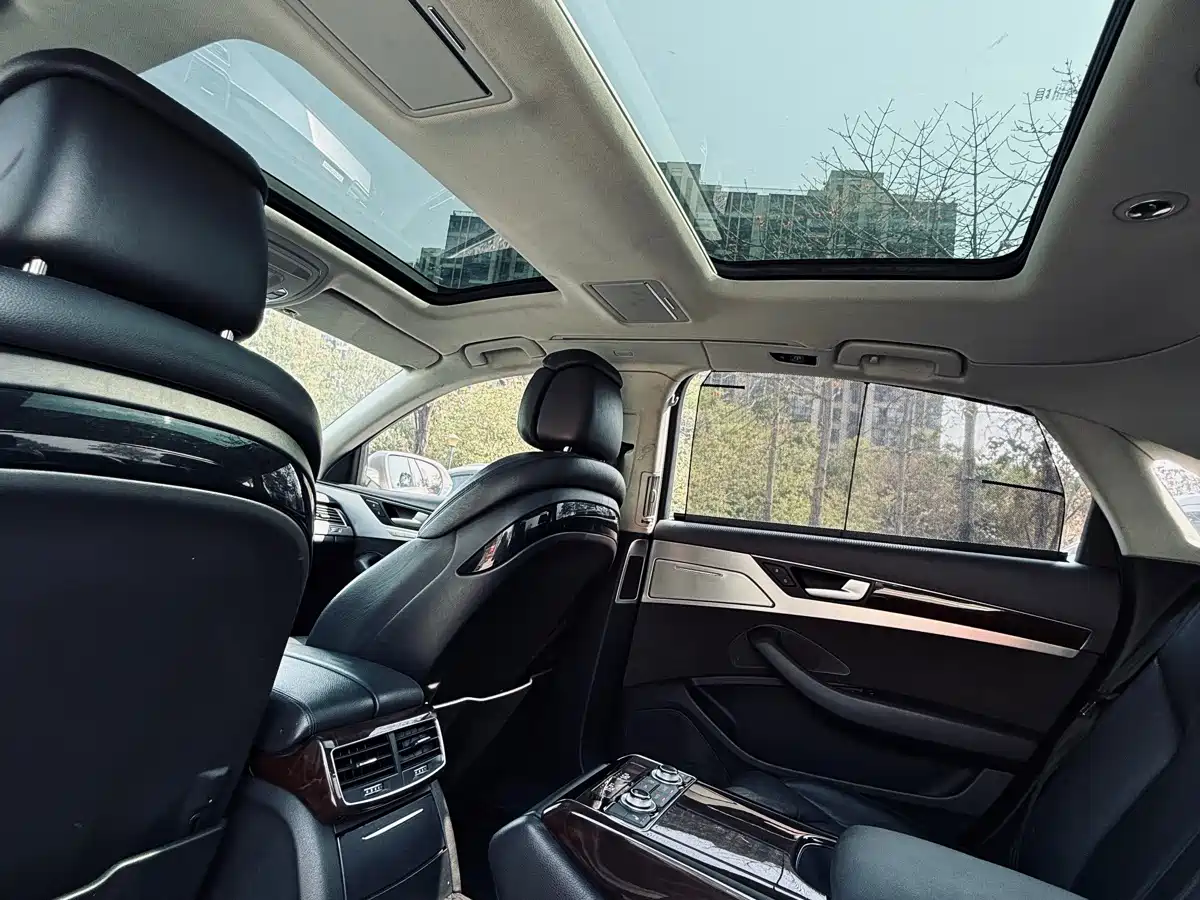 Audi A8 2014 A8L 45 TFSI quattro Comfort фото 35