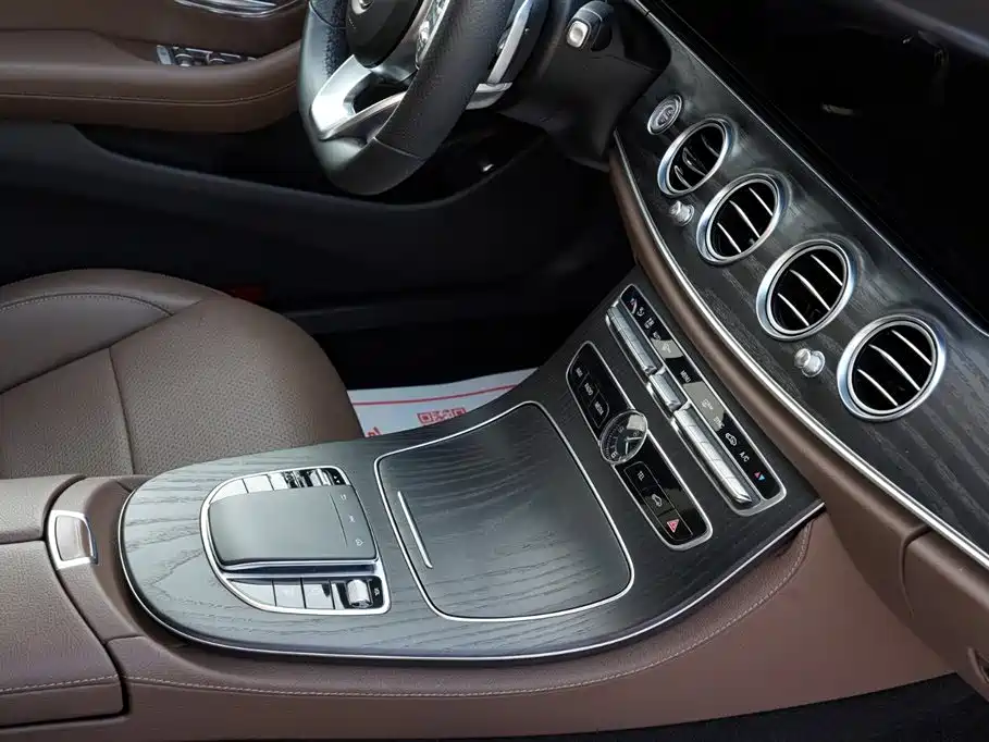 Mercedes-Benz E-Class 2020 E 300 L Sport Fashion Model фото 35