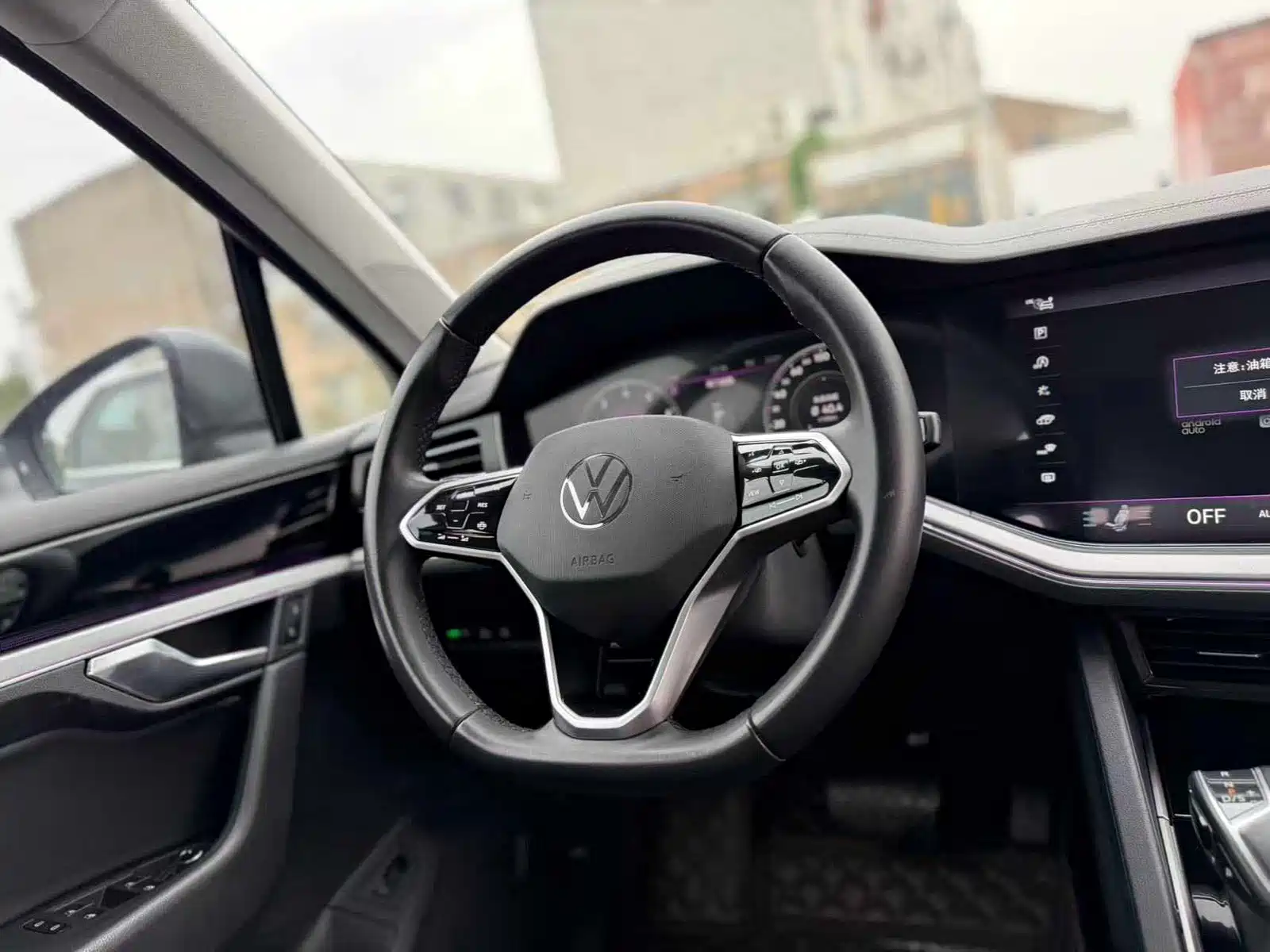 Фото 9 - Volkswagen Touareg