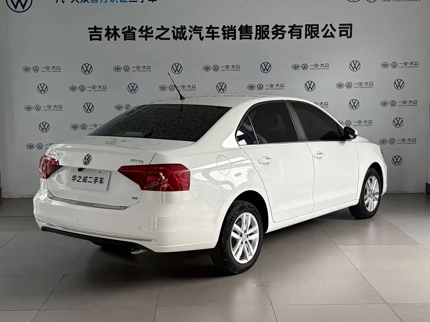 Фото 4 - Volkswagen Jetta
