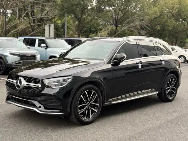 MERCEDES-BENZ GLC