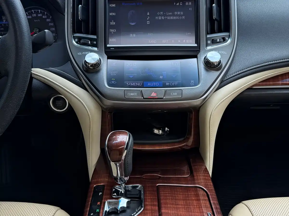 Toyota Crown 2015 2.0T Fashion фото 10