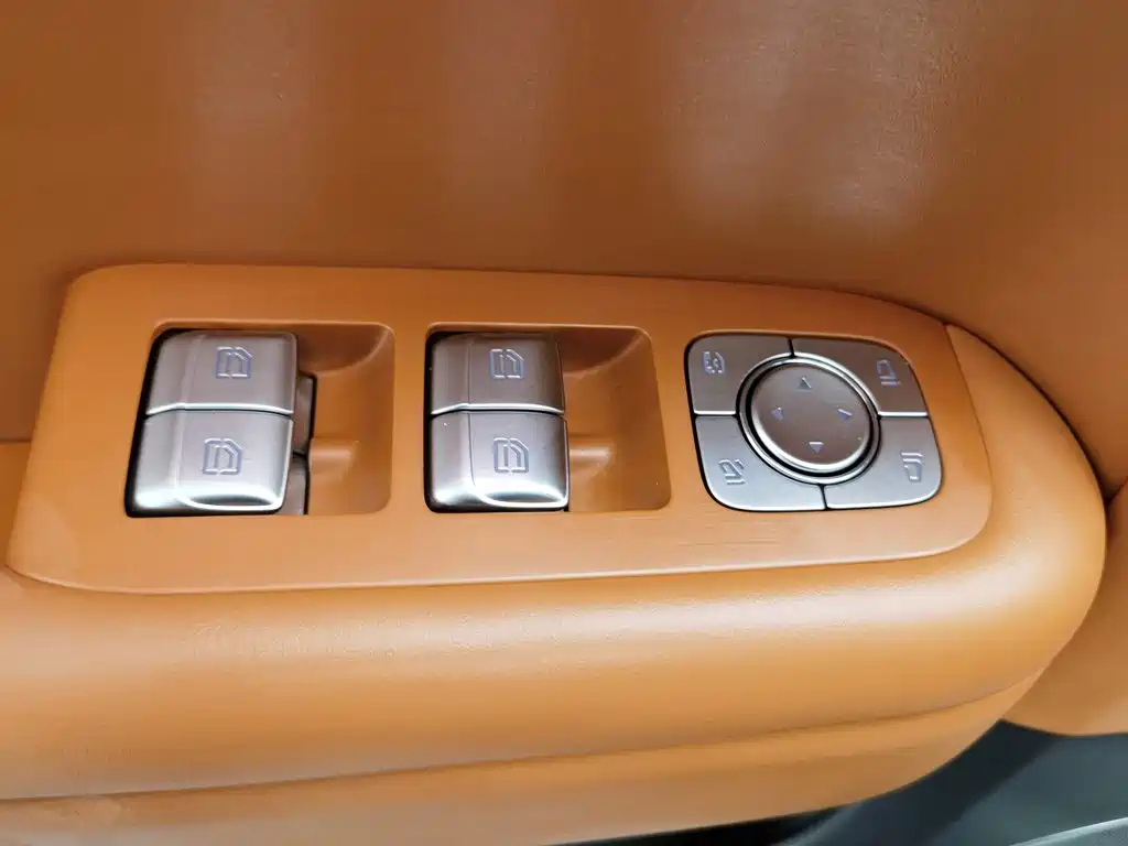 Li Auto L6, миниатюра 9