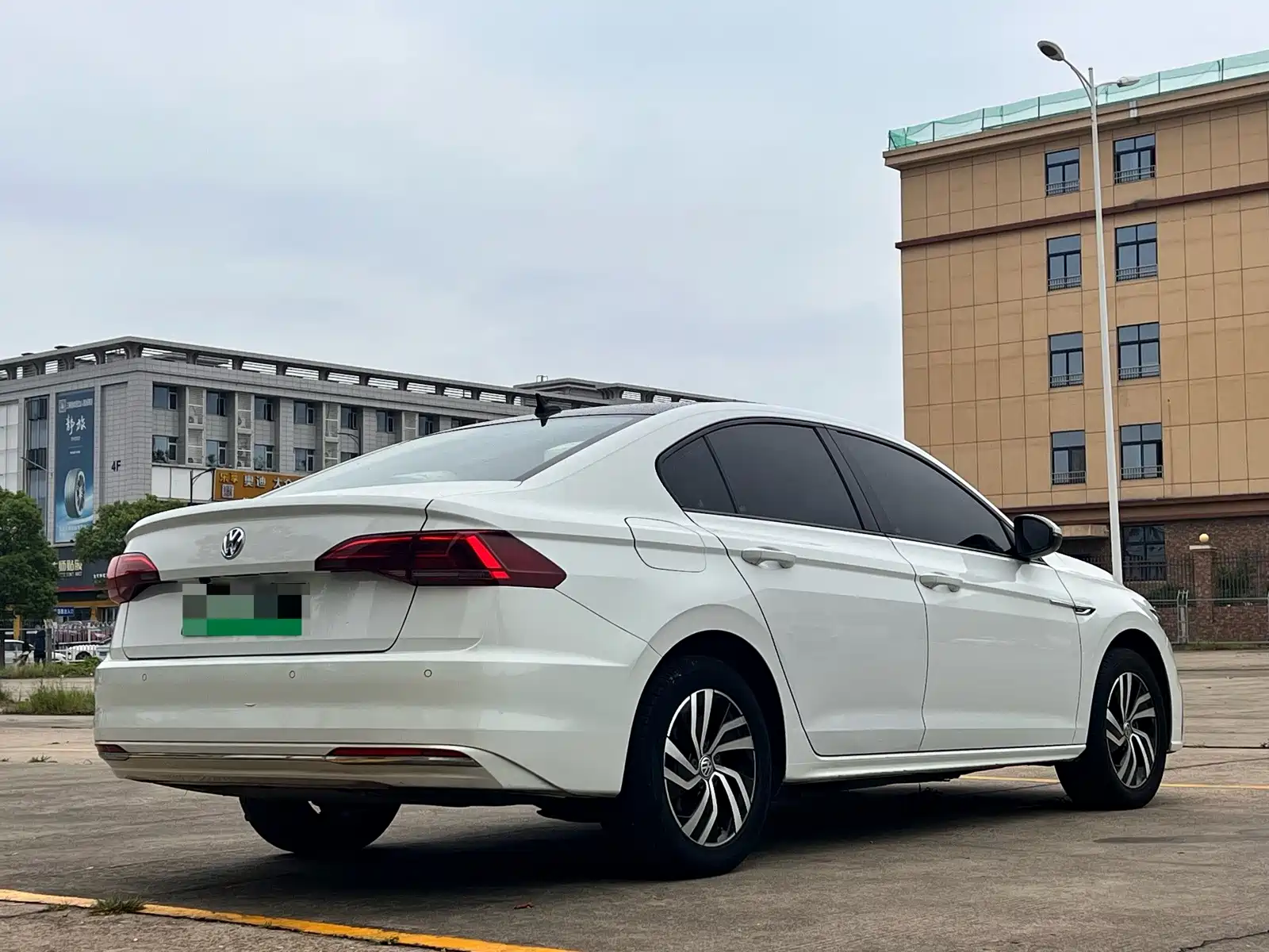 Фото 9 - Volkswagen Bora Pure Electric