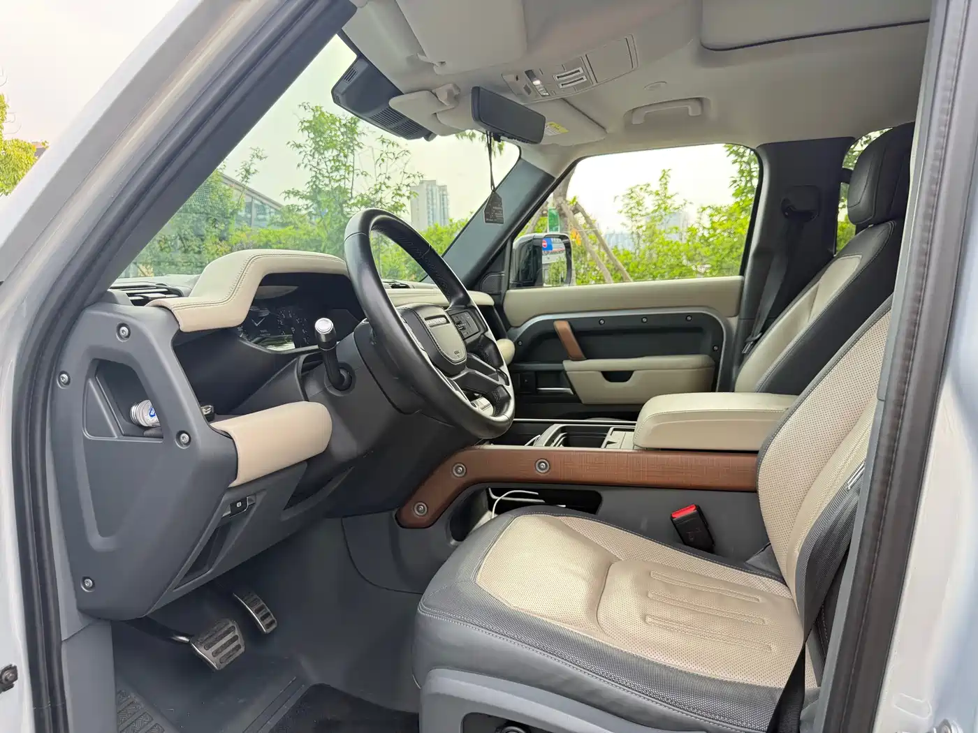 Land Rover Defender 2021 110 P400 X-DYNAMIC HSE фото 8