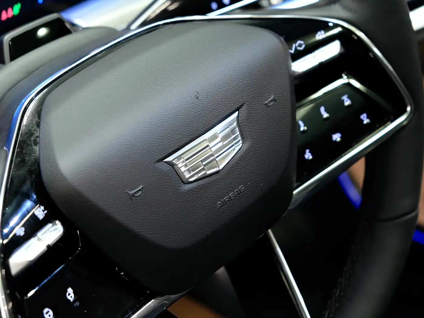 Cadillac IQ Rui Ge 2022 All-Wheel Drive High Performance Premium Edition фото 11