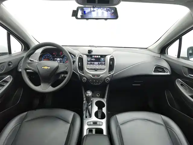 Chevrolet Cruze 2018 320 Automatic Pioneer Sunroof Edition — фото 5
