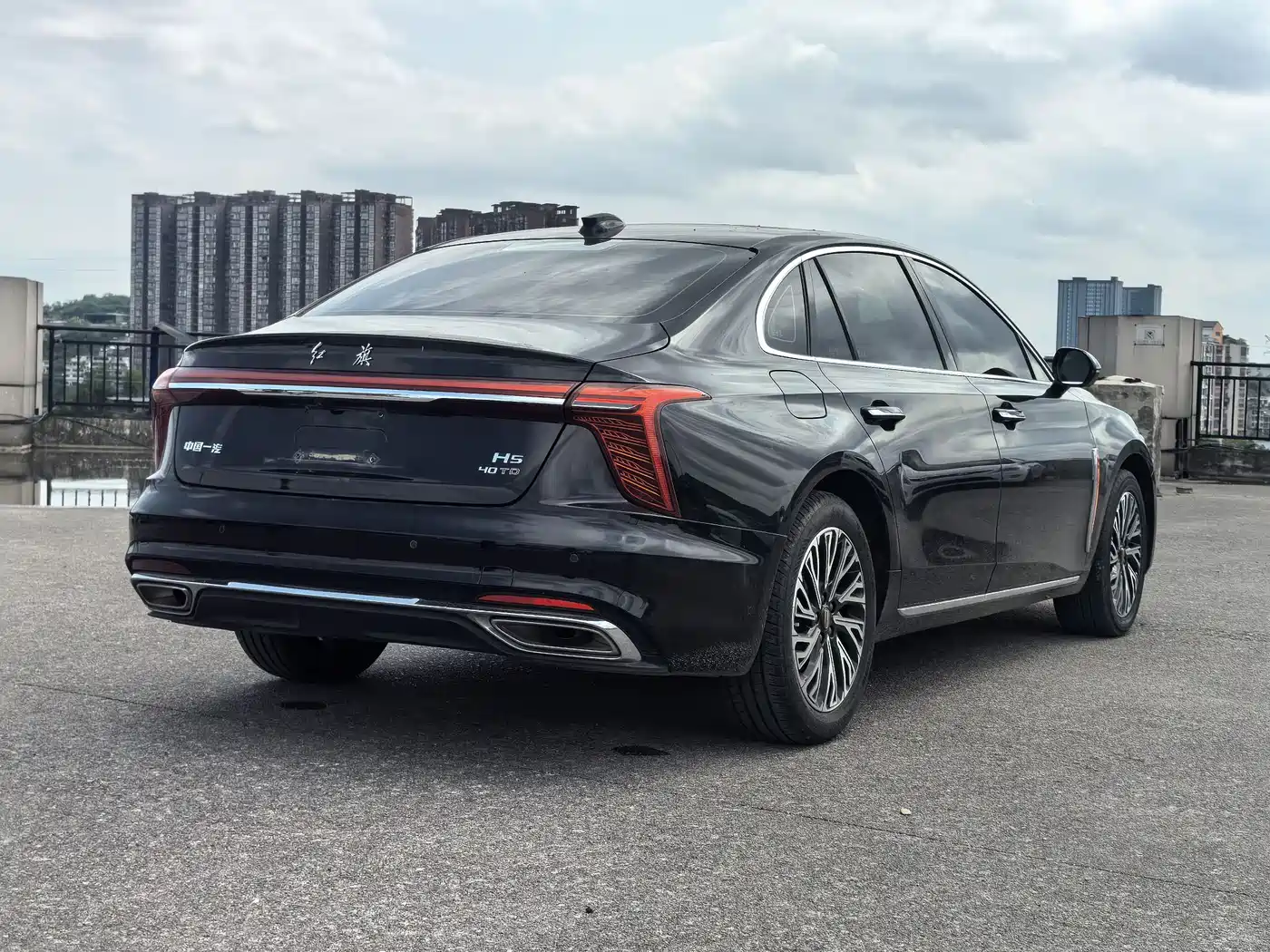Hongqi H5 2024 2.0T Automatic Smart Connect Flag Smooth Edition фото 10