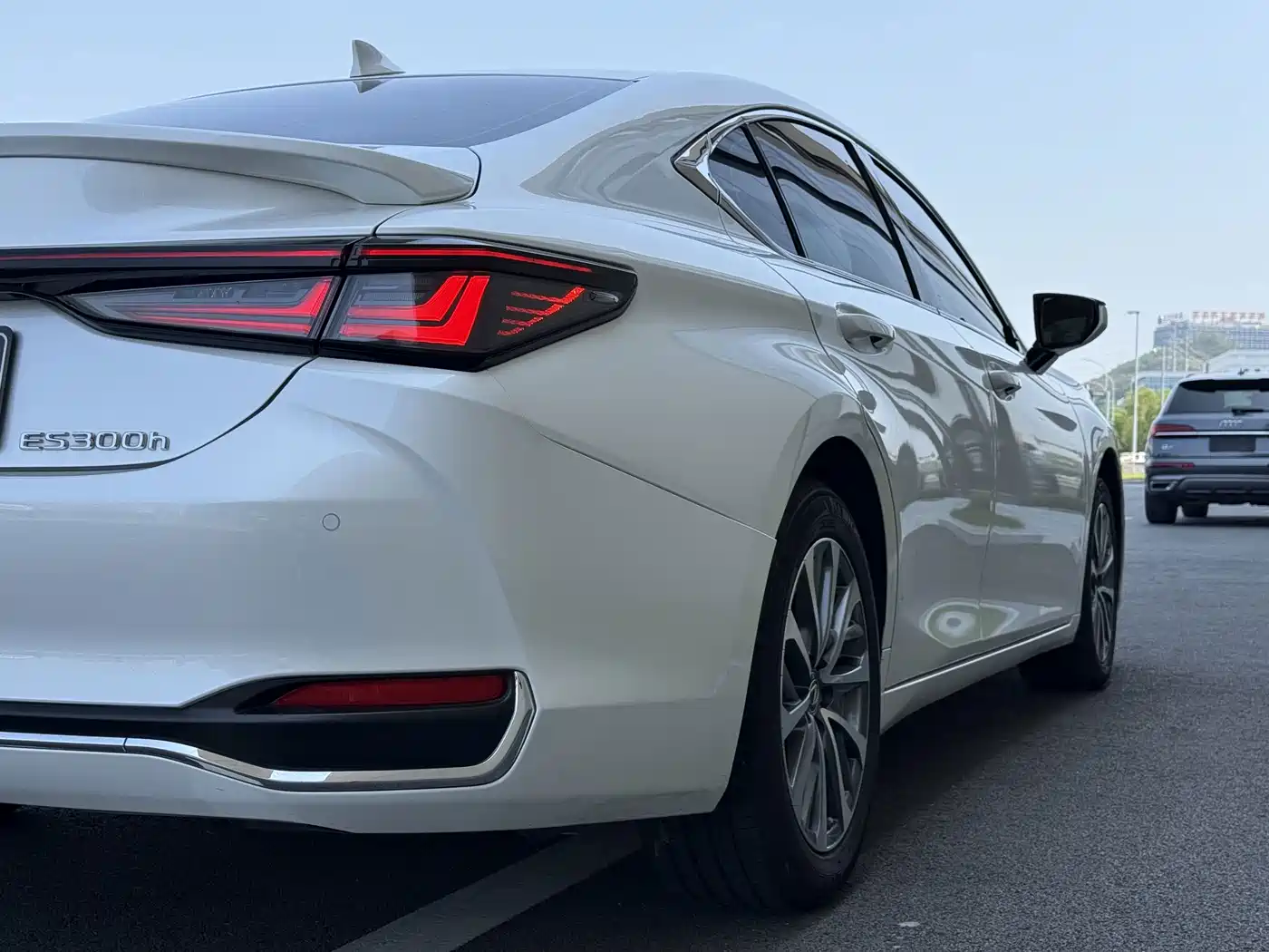 Lexus ES 2025 2025 300h Ultimate Edition