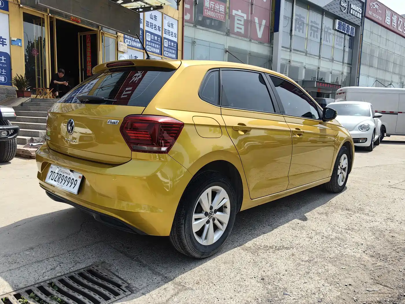 VOLKSWAGEN POLO