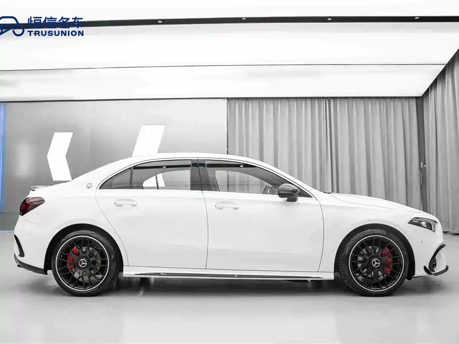 Mercedes-Benz A-Class 2019 A 200 L Sport Sedan фото 4