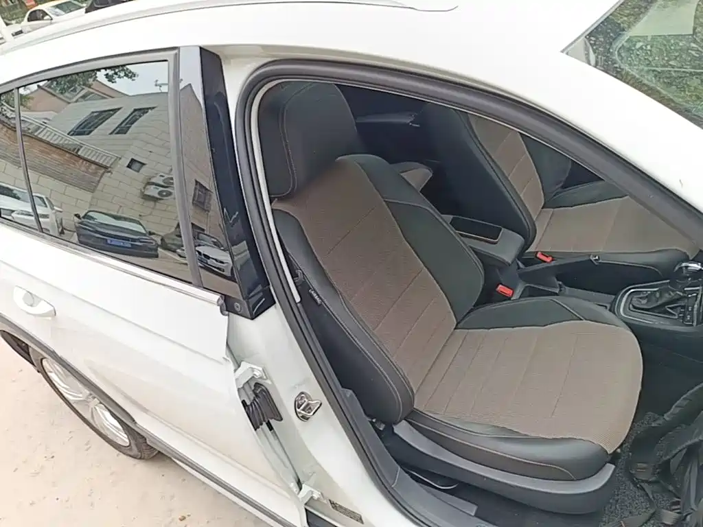 Volkswagen C-TREK 2018 2018 230TSI DSG Comfort