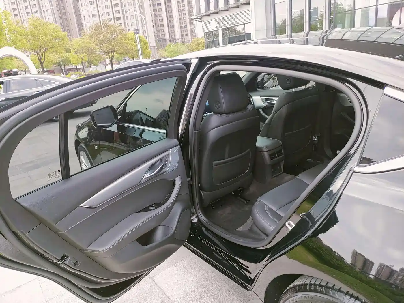 Cadillac CT5 2024 2023 28T Luxury Style (Standard Edition)