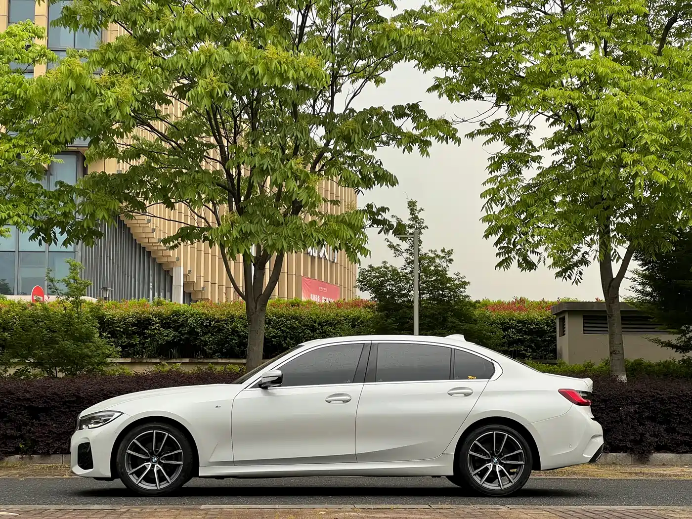 BMW 3 Series 2020 325Li M Sport Package фото 3