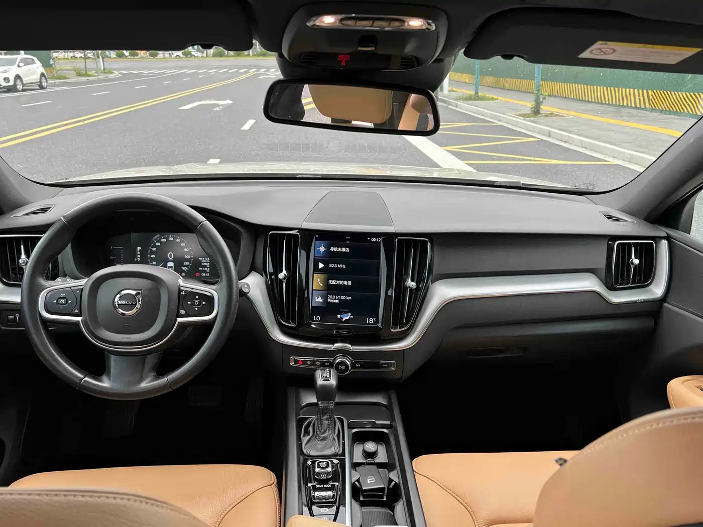 Volvo XC60 2018 T5 AWD Momentum Edition фото 9