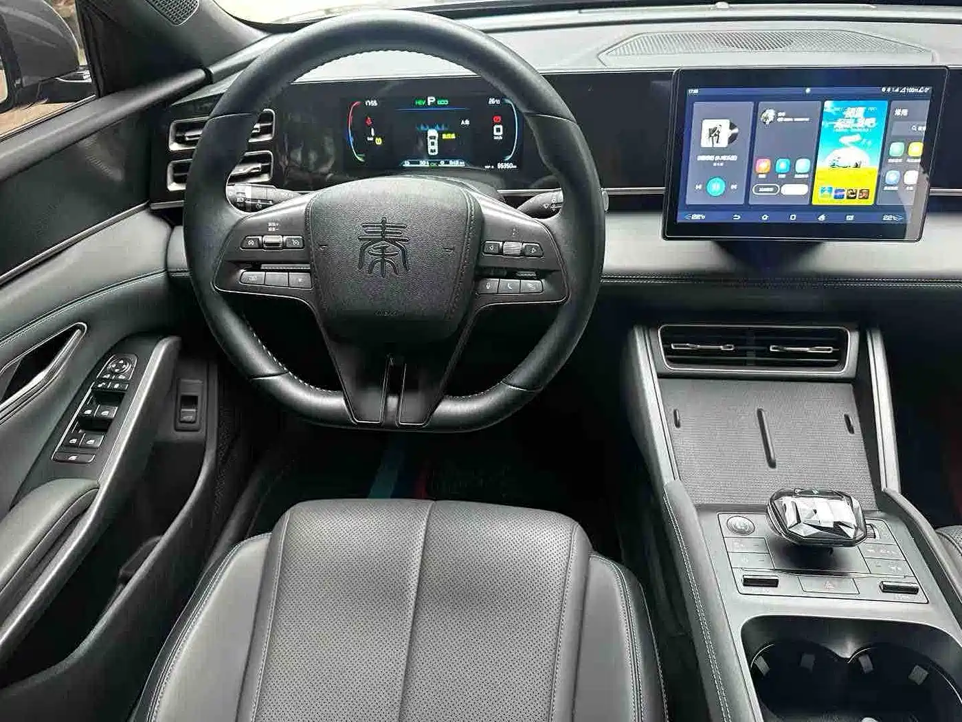 BYD Qin L 2024 DM-i 80KM Leading Edition фото 6