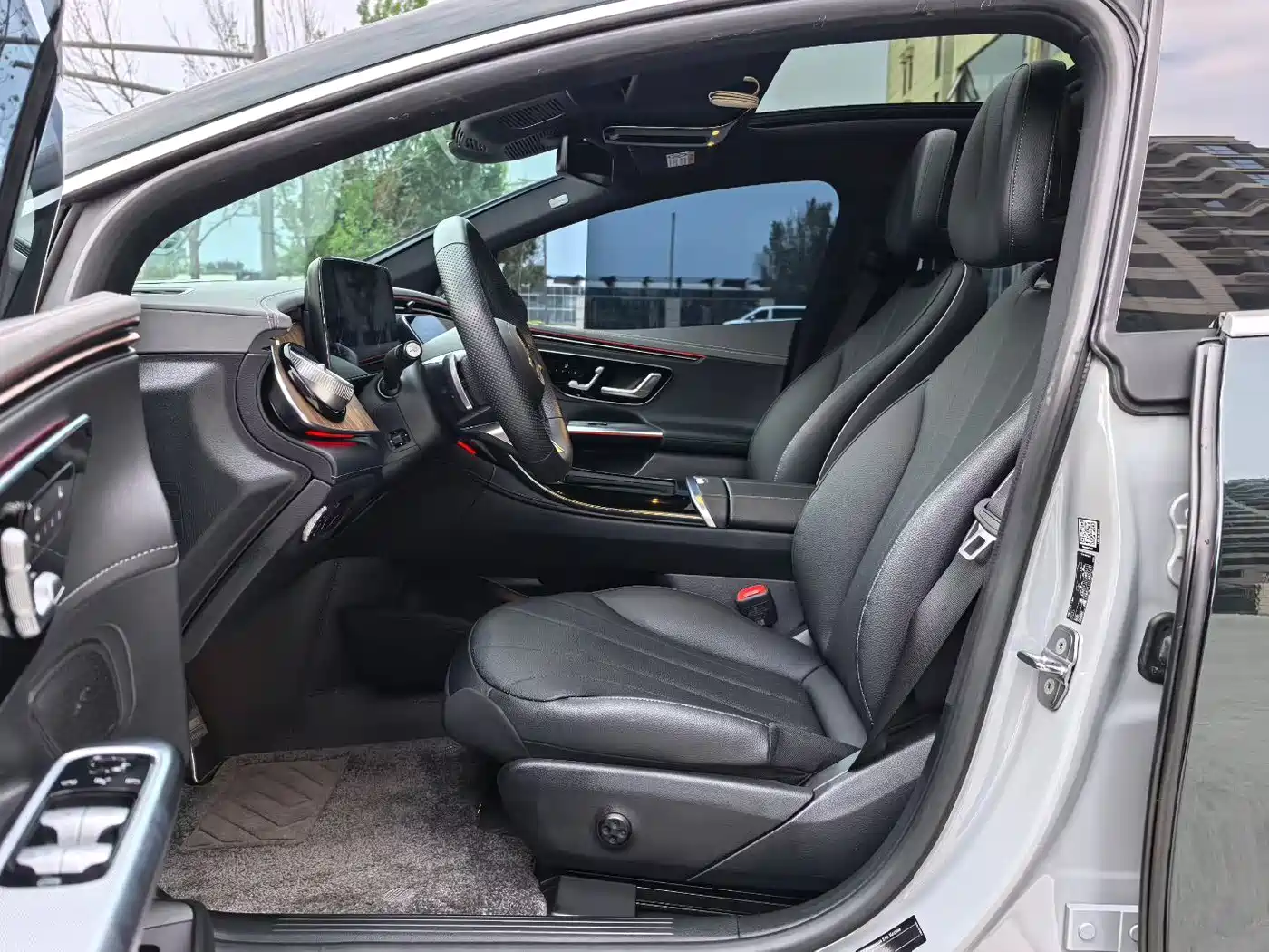 Mercedes-Benz EQE 2022 350 Luxury Edition фото 4