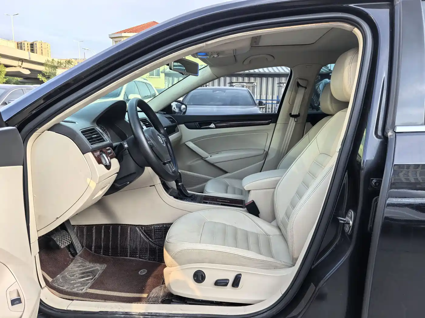Photo 5 - Volkswagen Passat