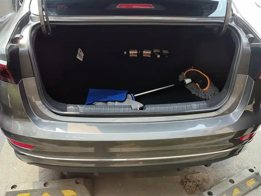 GEELY AUTOMOBILE EMGRAND