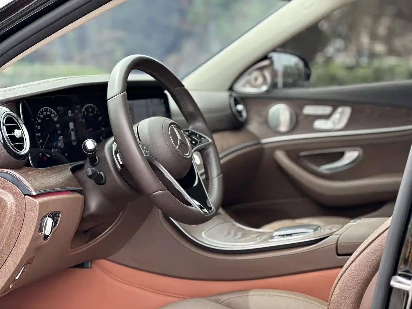 Mercedes-Benz E-Class 2023 E 300 L Luxury фото 6