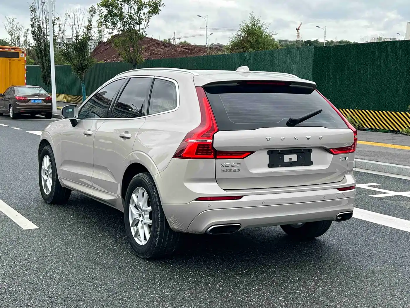 Volvo XC60 2018 T5 AWD Momentum Edition фото 4