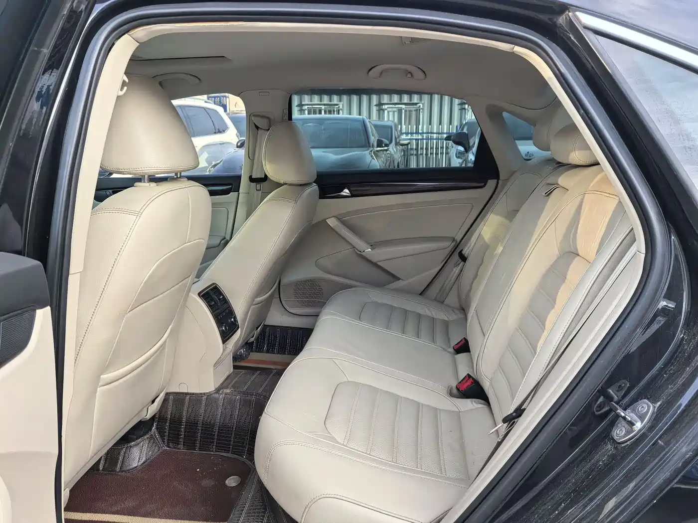 Photo 4 - Volkswagen Passat
