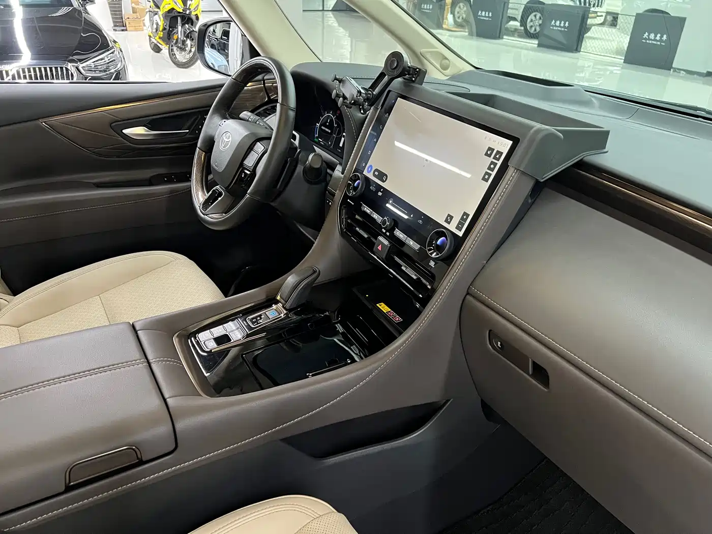 Toyota Alphard 2025 2024 Hybrid 2.5L Ultimate Enjoyment Edition