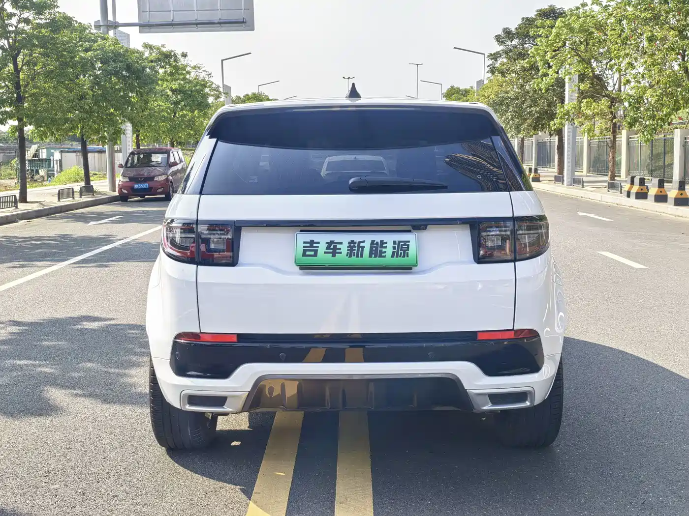 LAND ROVER DISCOVER NEW ENERGY SOURCES FOR SPORTS